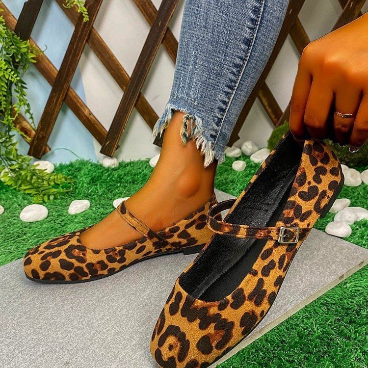 Plus Size Leopard Print Buckle Shoes Female Suede All-matching